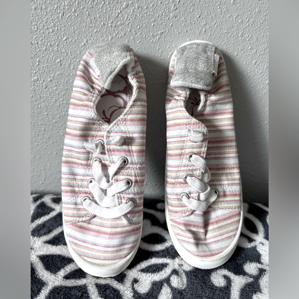 Roxy Women’s Bayshore III Sneakers Size 6.5 White Pink Gray Casual Beach Flats